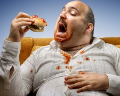 Почему мы переедаем: 5 распространённых причин